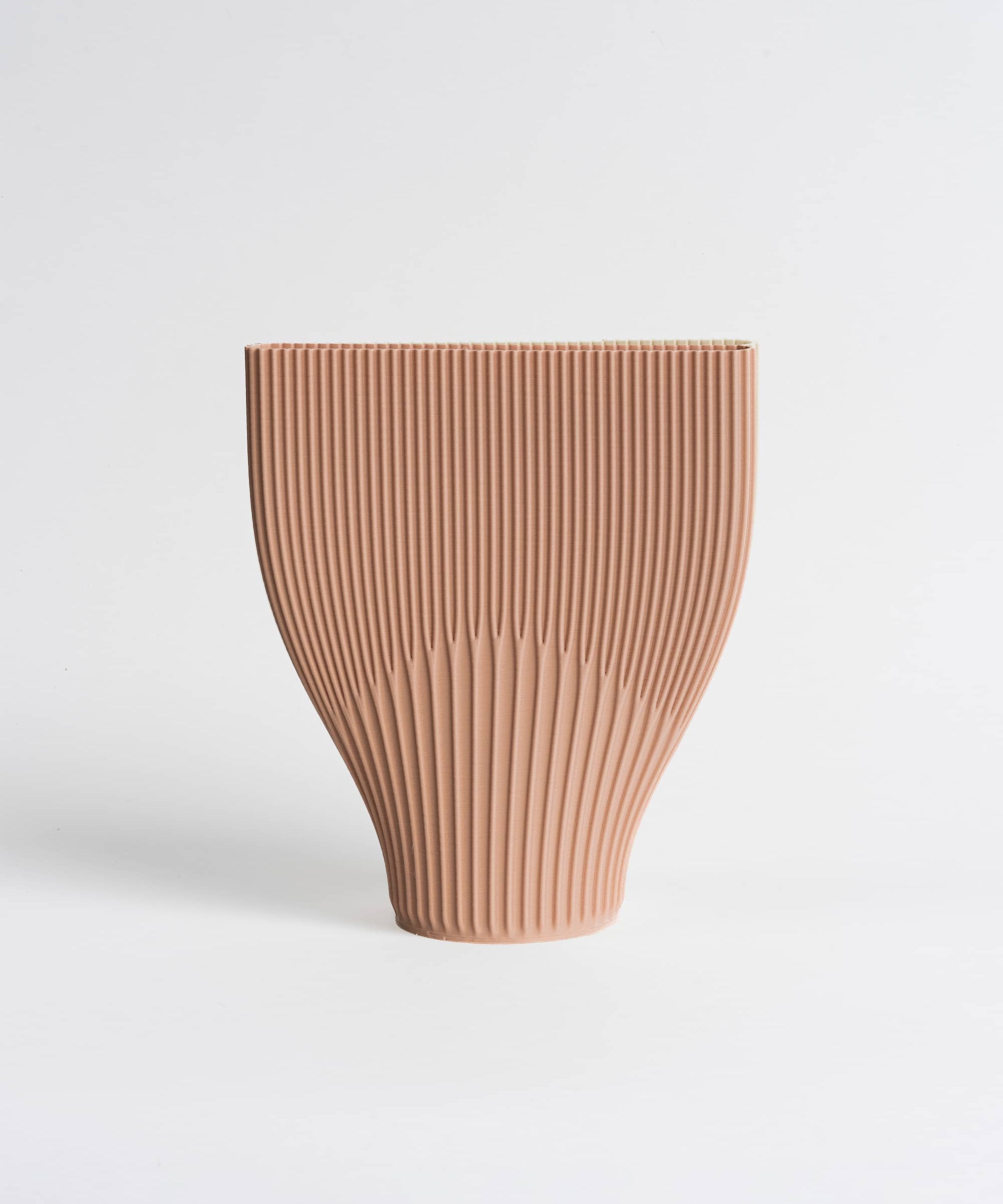 Cyrc-fluke-vase-blossom-01.jpg