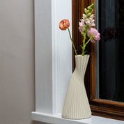 Conan white flower vase - Cyrc sustainable home decor