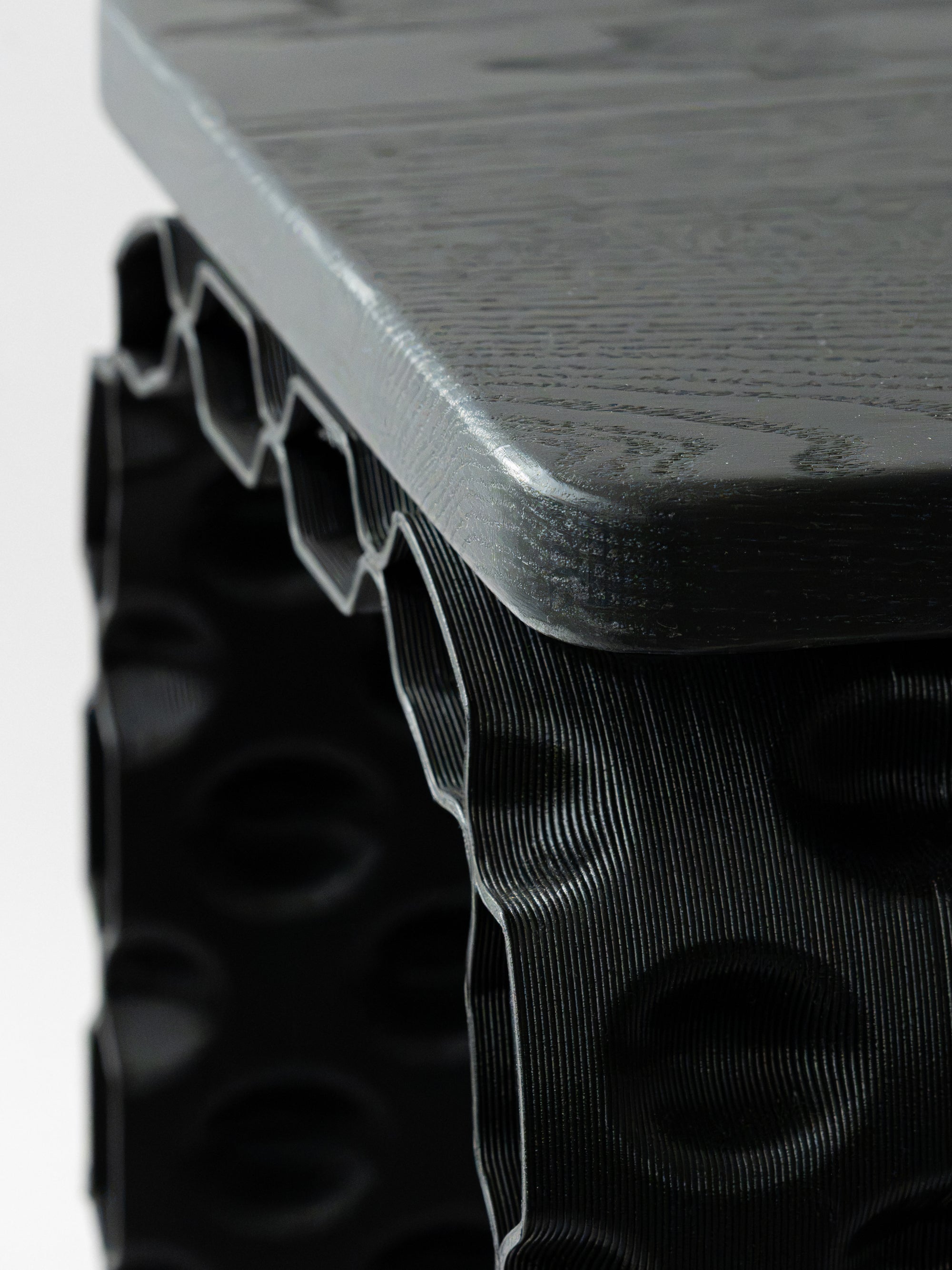 cyrc-phoam-table-black-zoom.jpg