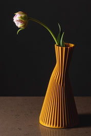 Vase à fleurs ocre Conan - Cyrc décoration intérieure durable
