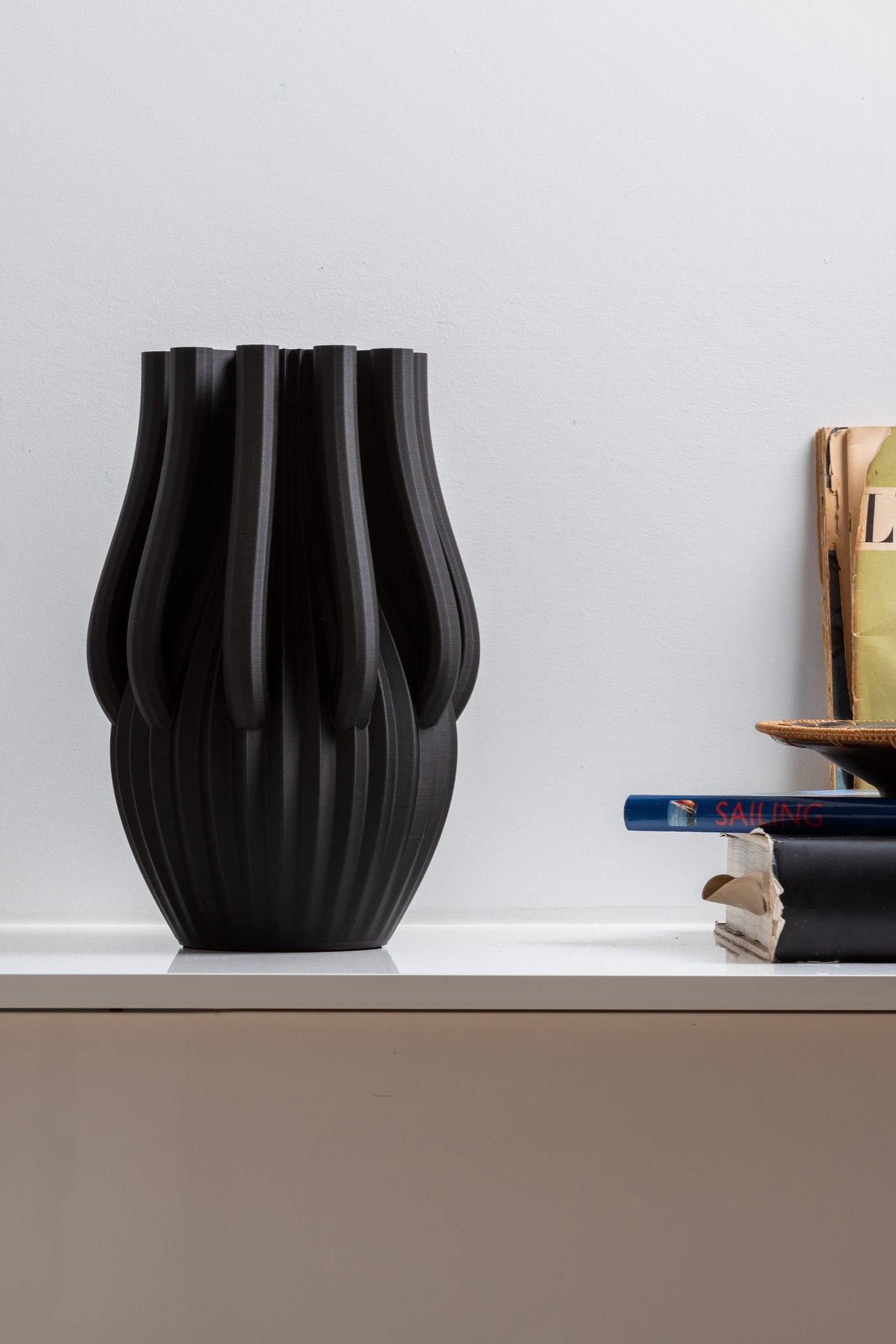 vase noir absalon - Cyrc sustainable home decor